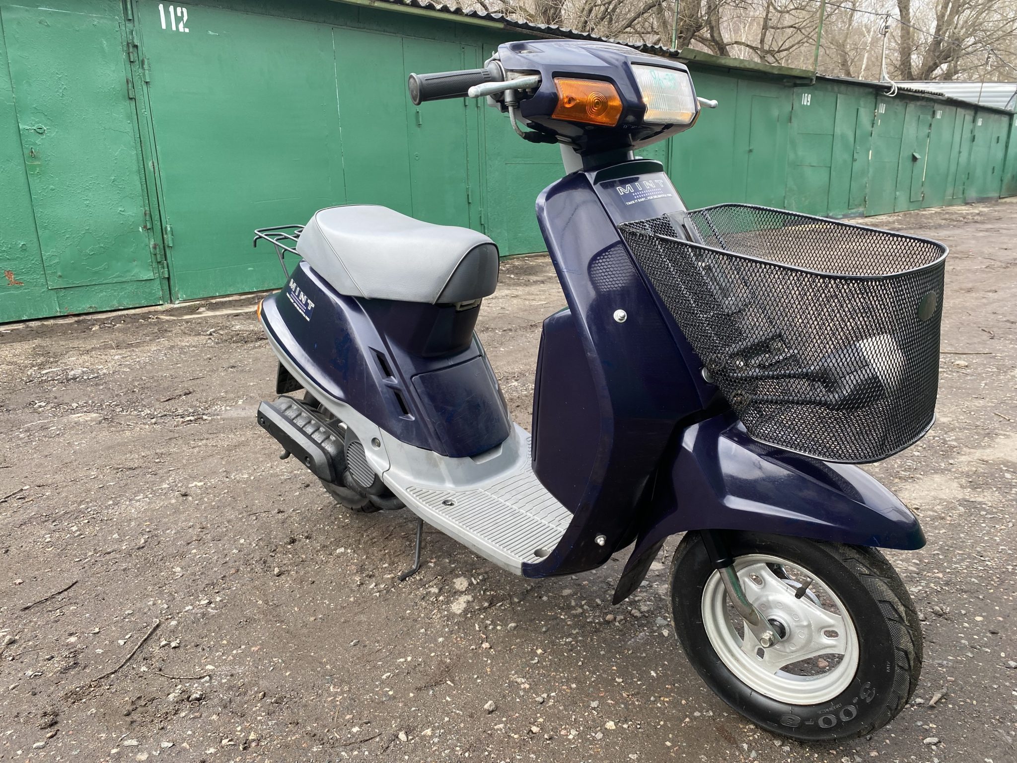 Скутер ямаха минт. Yamaha Mint 50. Пластик на Ямаха минт. Ямаха минт черногоцветв. Глушитель Ямаха минт.