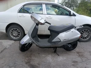 Honda lead 90